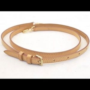 💯 SOLD❗️Authentic LV leather shoulder strap.